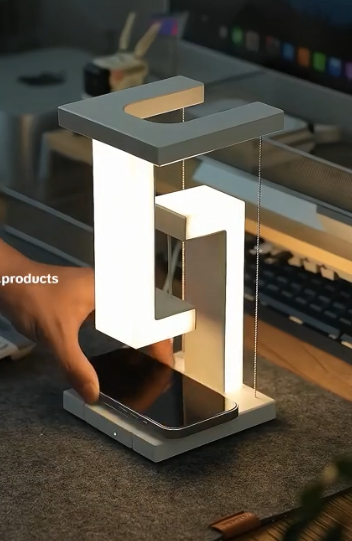 شاحن wireless متعددة الإستخدام + اباجورة هندسيه